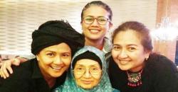 Ade Irawan Meninggal Dunia, Melly Goeslaw Tabahkan Hati Dewi