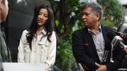 Eks Pramugari Cantik Siwi Ditransfer Uang Anak Terdakwa Korupsi, Hakim: Pacaran Nggak Nih?