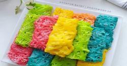 Mencicipi Roti Jala dengan Kuah Kinca, Tampilannya Menarik Berwarna-warni