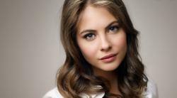 Mengenal E Shape, Tren Kecantikan 2020 yang Bikin Wajah Tirus dan Awet Muda