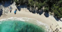 Terpikat Keindahan Teluk Ijo Banyuwangi, Pasir Putih dengan Air Laut Kehijauan