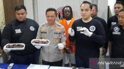 Polisi Tangkap Warga Amerika Pemilik Brownies dan Cairan Vape Mengandung Ganja di Bintaro