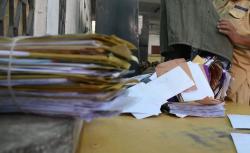 Tak Mau Repot, Tukang Pos di Jepang Tumpuk 24.000 Surat Milik Orang Lain di Rumah