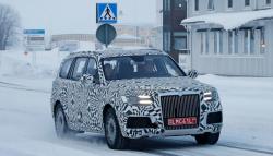 SUV Rusia Pesaing Rolls-Royce Cullinan Tertangkap Kamera Diuji Jalan di Swedia