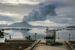 Peringatan Bahaya Gunung Taal Dicabut, Ribuan Warga Filipina Kembali ke Rumah