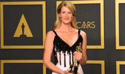 Laura Dern Singkirkan Scarlett Johansson dan Margot Robbie di Oscar 2020