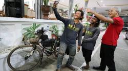 Gowes Sepeda dari Aceh, 2 Difabel Ini Temui Ganjar Pranowo