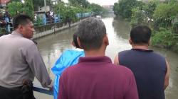 3 Pelajar SMP Negeri 5 Sidoarjo Hilang Terseret Arus Sungai Pucang