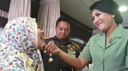 Mengharukan, KSAD Andika Perkasa Berlinang Air Mata saat Jenguk Sertu Rizka Pengidap Tumor Otak