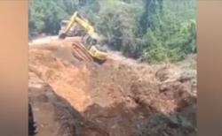 Detik-Detik Longsor Tutup Jalan dan Seret Ekskavator di Luwu Timur