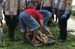 Mayat Perempuan Paruh Baya Tanpa Identitas Ditemukan di Pinggir Sungai Pamanukan Subang