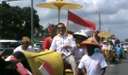 Naik Gerobak Sapi, Mantan Kapolda Lampung Irjen Edwin Maju Pilwalkot Bandar Lampung