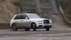 Rolls-Royce Cullinan Seharga Rp10 Miliar Diajak Ngedrift dan Offroad