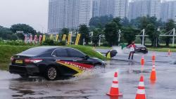 Penyebab Hydroplaning, Mobil Tiba-Tiba Tergelincir di Atas Genangan Air