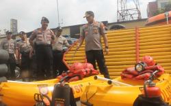 Polres Metro Depok Sebar Personel Bantu Tangani Banjir