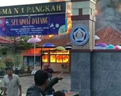 SMAN 1 Pangkah Tegal Terbakar, Aktivitas Belajar Terganggu