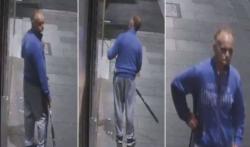 Terekam CCTV, Pencuri Gasak Kalung Emas di Toko Versace Pakai Pancingan Ikan