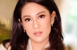 Tak Beri Komentar usai Pemakaman, Dian Sastro: Maaf Ya Rekan Media