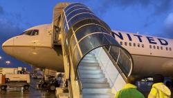 Keributan Dipicu Bersin dan Batuk, Pesawat United Airlines Mendarat Darurat