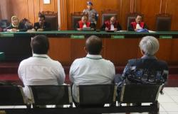 6 Terdakwa Kasus Jalan Ambles Gubeng di Surabaya Divonis Bebas