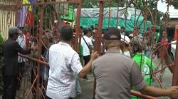 Tolak BRT Trans Jateng, Ratusan Sopir Bus Serbu Kantor DPRD Demak