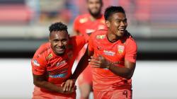 Gol Tumit Titus Bonai Warnai Kemenangan Borneo atas Persela