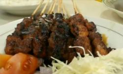 Video Mencicipi Sate Buntel Khas Solo, Kuliner Favorit Jokowi