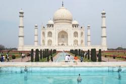 India Tutup Taj Mahal dan Sejumlah Museum demi Cegah Penyebaran Korona