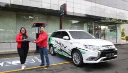 Ingin Rasakan Mobil Listrik, Mitsubishi Sediakan Taksi Online Outlander PHEV