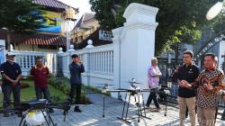 Area Malioboro Disemprot Disinfektan dengan Drone