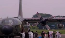 Video Kedatangan Pesawat Hercules Bawa 9 Ton Alat Kesehatan dari China