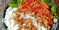 Resep Ayam Geprek, Sambalnya Makin Lezat Dicampur Kacang Mede 