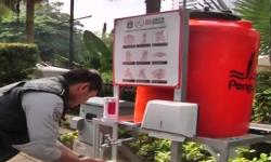 Video Pemprov DKI Jakarta Pasang Wastafel Portabel Cegah Virus Corona