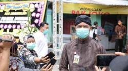 Ganjar Pranowo Hadir di Pemakaman Ibunda Jokowi