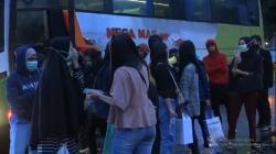 Masuk ke Luwu Timur, Pemudik Diperiksa Kesehatan dan Mobil Disemprot Disinfektan<