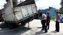 Truk Maut Tabrak 6 Kendaraan di Brebes Kelebihan Muatan 30 Ton