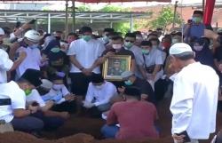 Video Suasana Pemakaman Wakil Jaksa Agung Arminsyah di TPU Pedongkelan