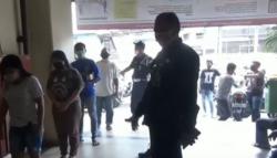 Video Pengunjung Glodok Diperiksa Suhu Tubuh dan Wajib Cuci Tangan
