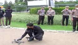 Video Polisi Cek Suhu Tubuh Pengendara Pakai Drone di Jakarta
