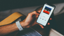 Apple Music dan Spotify Bersaing Ketat di Pasar Layanan Music Streaming