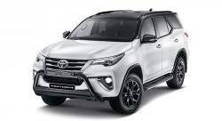 Toyota Hadirkan Fortuner Varian Terbaru Berkelir Serba Hitam