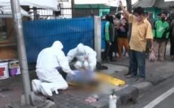 Video Evakuasi Pengendara Motor Tiba-Tiba Muntah dan Pingsan di Kemayoran
