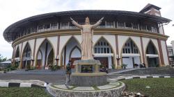 Umat Katolik Salatiga Ikuti Perayaan Kamis Putih Melalui Layanan Online