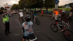 Cegah Penyebaran Covid-19, Polisi Bubarkan Kerumunan Warga di Alun-Alun Tegal