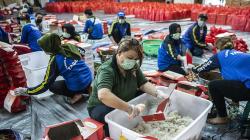 Intip Dapur Umum Kemensos, Siapkan 9.000 Paket Nasi per Hari untuk Warga Jakarta