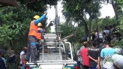 Ngeri! Tukang Listrik di Probolinggo Tewas Tergantung di Kabel Listrik