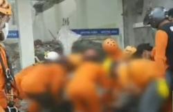 Video Dramatis Evakuasi Pekerja Bangunan di Semarang Tewas Tertimpa Beton