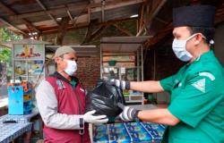 Ansor Jateng dan Keuskupan Agung Pontianak Bagikan 2.700 Paket Sembako ke Warga
