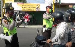 Banyak Warga Keluyuran, Polisi di Gunungkidul Razia Pemotor Tak Bermasker<