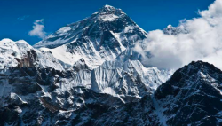 Nepal Akan Umumkan Ketinggian Gunung Everest yang Baru, Angka 8.848 Mdpl Mungkin Berubah